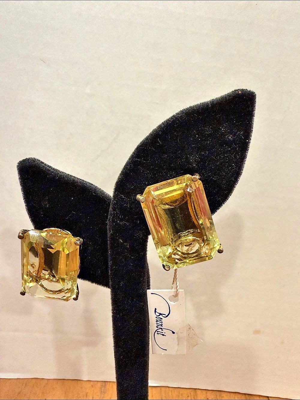 Bounkit Lemon Quartz Clip-On clip Earrings Yellow & Gold